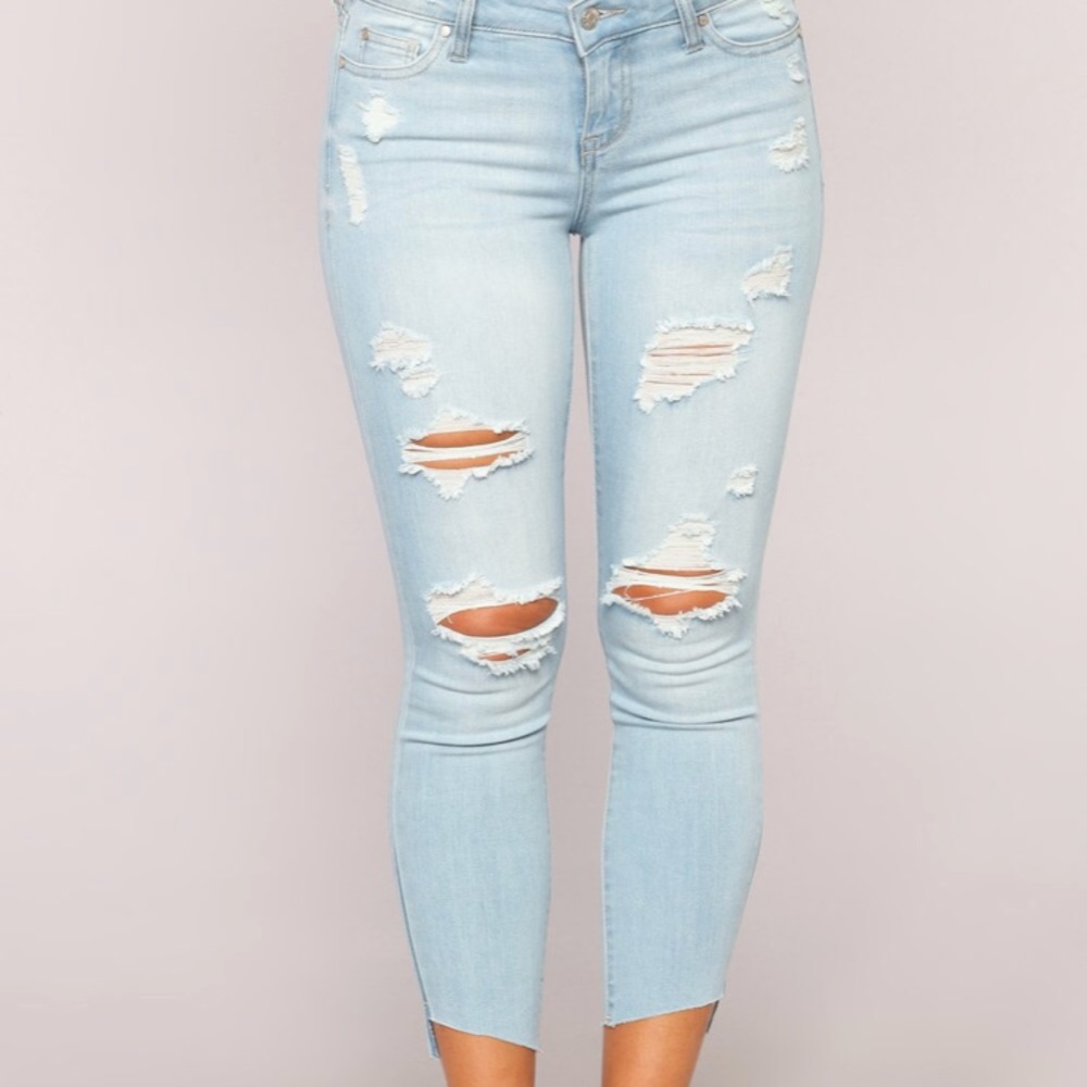 Fashion Nova blue ripped jeans size 7